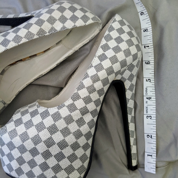 Clubwear 6" Platform Heels - Picture 5 of 5